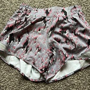 Lululemon Size 6 Hotty Hot 2.5 Not high waisted